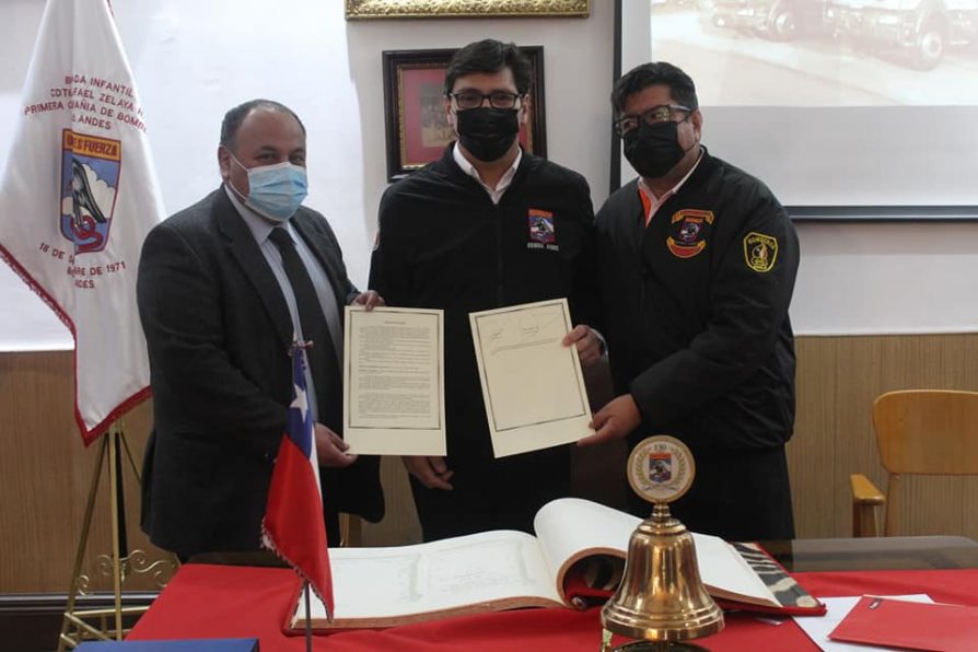 Primera Compañía de Bomberos Bomba Andes conmemora 137 años de la firma de su constitución