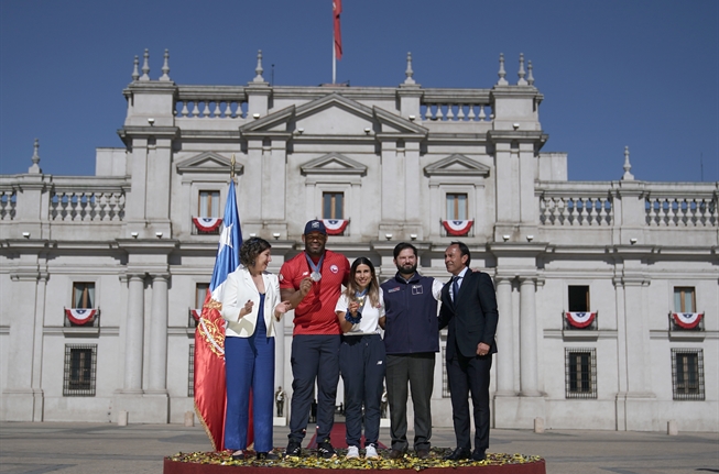 Presidente de la República, Gabriel Boric Font, recibió en el Palacio de La Moneda a los medallistas olímpicos del Team Chile en París 2024.