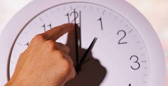 Todo sobre el cambio de hora oficial en Chile hoy